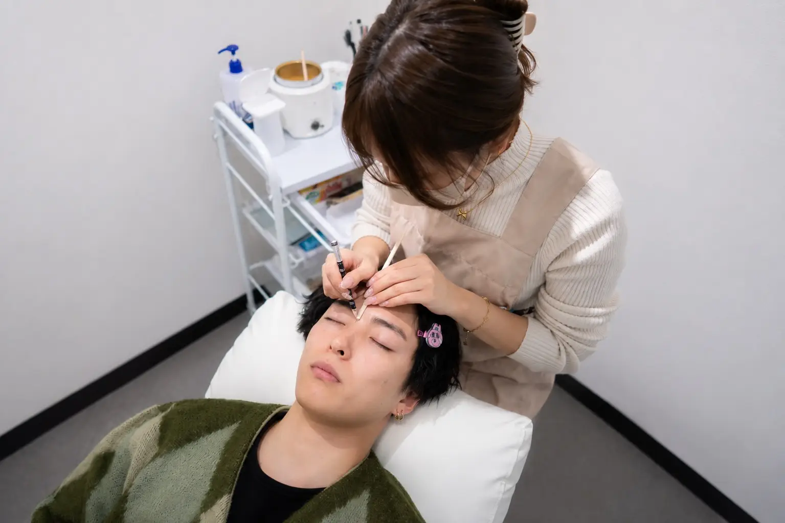 眉デザインの様子
